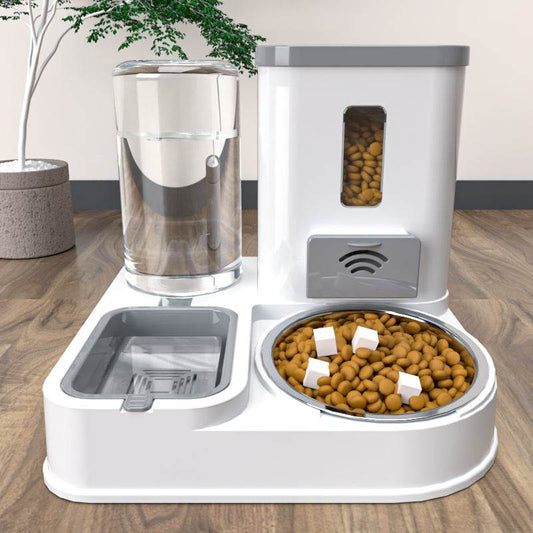 Universal pet feeding and drinking station bowl made of durable PP material